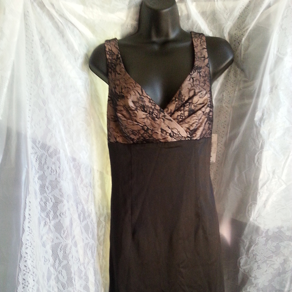 Allen B by Allen Schwartz Black Lace Dress NWT - Picture 2 of 4